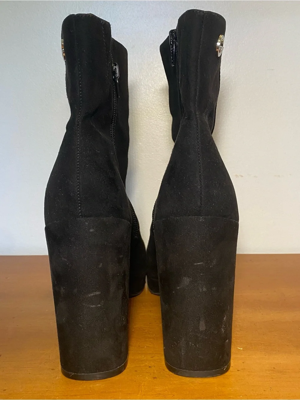 Women’s 8.5 Black Faux Suede Block 4.5” High Heeled Side Zip Ankle Booties Boots